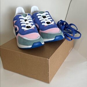 Rollie Weekender Cobalt Clash or Retro Color Way
Size 38 Uk.     US 7.5